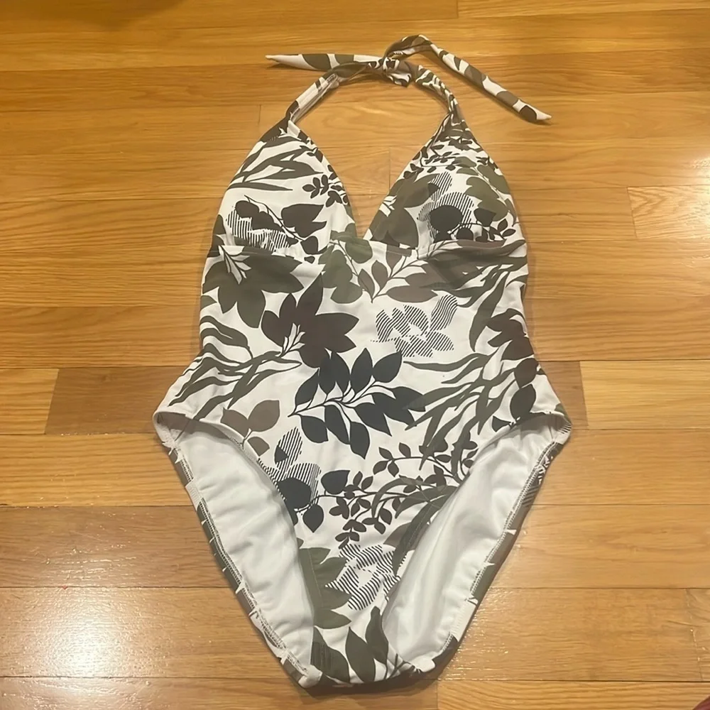 Catalina women’s one pieces swimsuit size large (12/14).